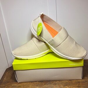 Easy Spirit Women's Cream Slip-On Sneakers